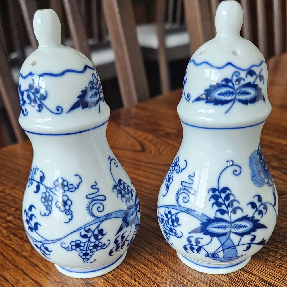 Vtg (2002) Blue Danube Salt & Pepper Shakers From Japan.